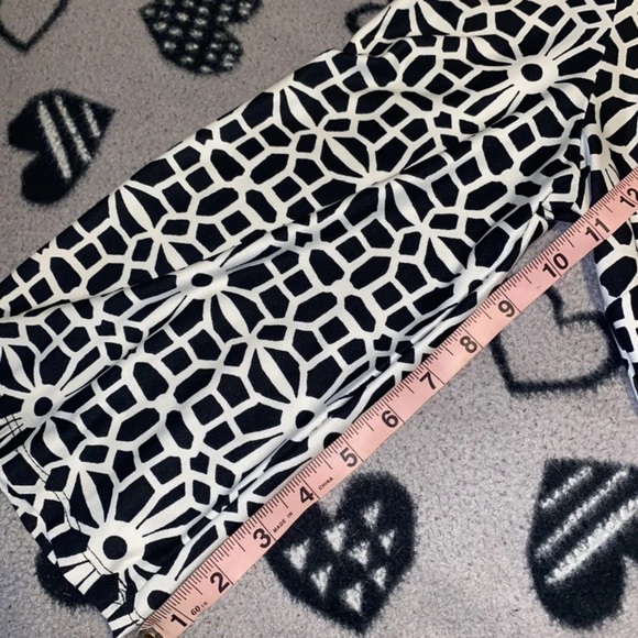 Tacera Women’s Midi Dress Plus Size 2X Black & White Abstract Notched V-… - Picture 11 of 16